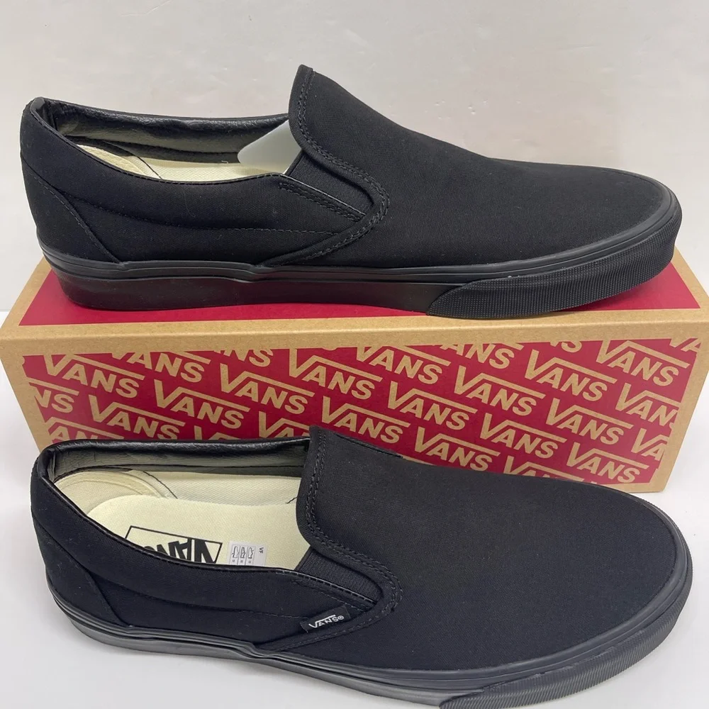 Vans Men's Classic Black Slip-On Sneakers
Black/Black
VN000EYEBKA - Picture 15 of 16
